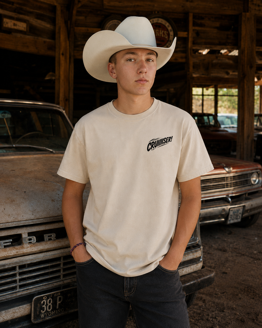 Tee-shirt Oldsmobile Custom Cruiser 1980 — CRUIIIISER!