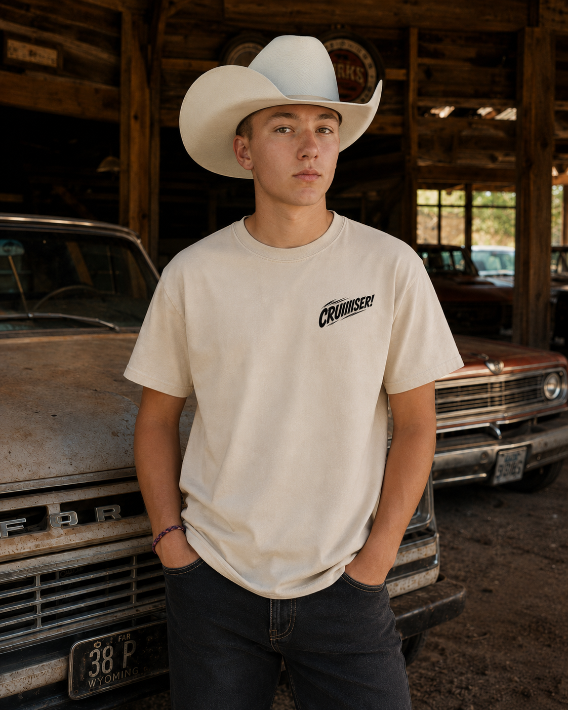Tee-shirt Oldsmobile Custom Cruiser 1980 — CRUIIIISER!