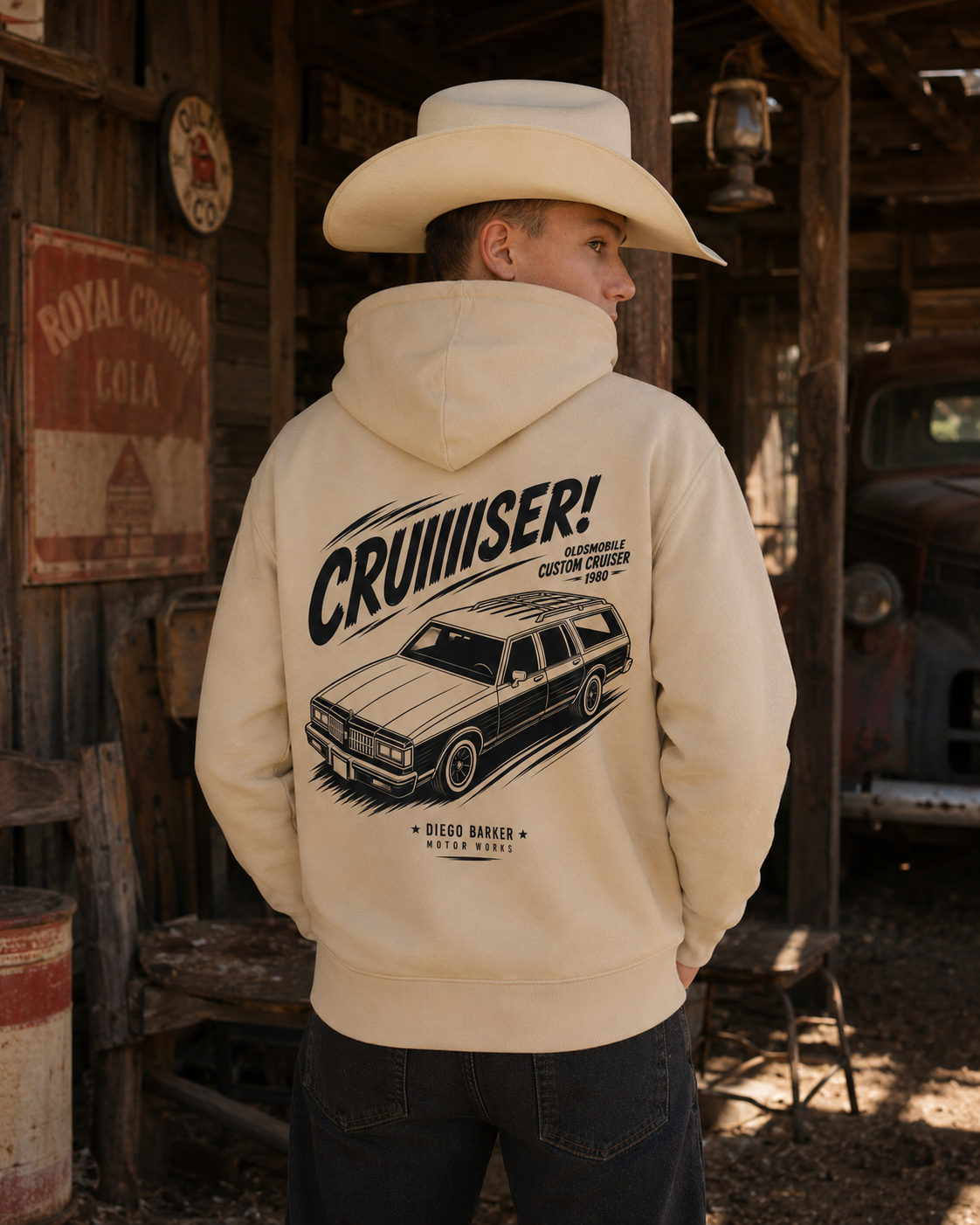 Hoodie Oldsmobile Custom Cruiser 1980 — CRUIIIISER!